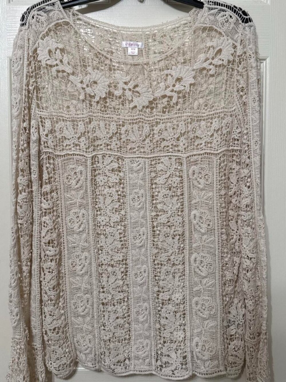 Cream lace floral long sleeve top #lace #feminine